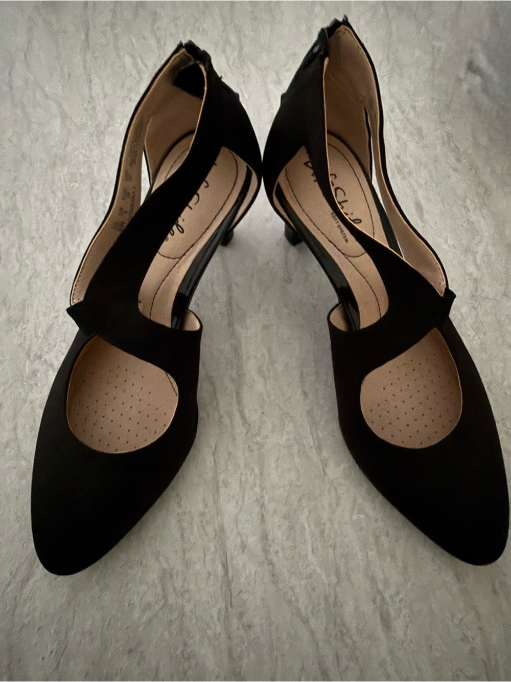 Clarks Black Cutout Pointed-Toe Low Heels